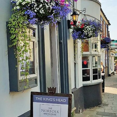 Bed and Breakfast Kings Head Holt Exterior foto